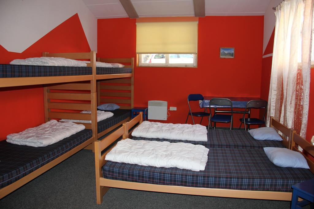 Downtown Lodge Hostel - Unique Simple Central 그린델발트 객실 사진