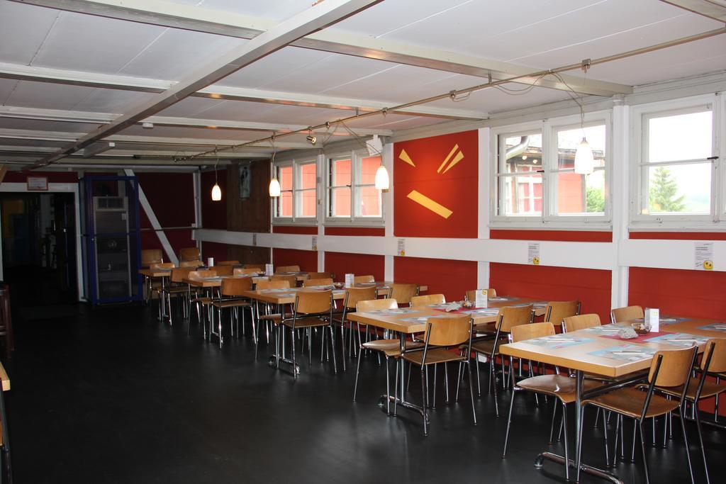 Downtown Lodge Hostel - Unique Simple Central 그린델발트 외부 사진