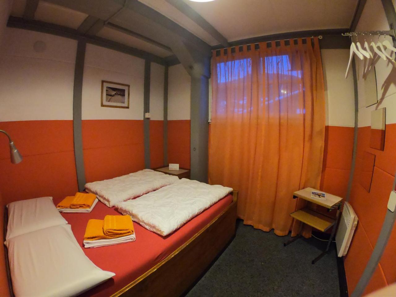 Downtown Lodge Hostel - Unique Simple Central 그린델발트 외부 사진